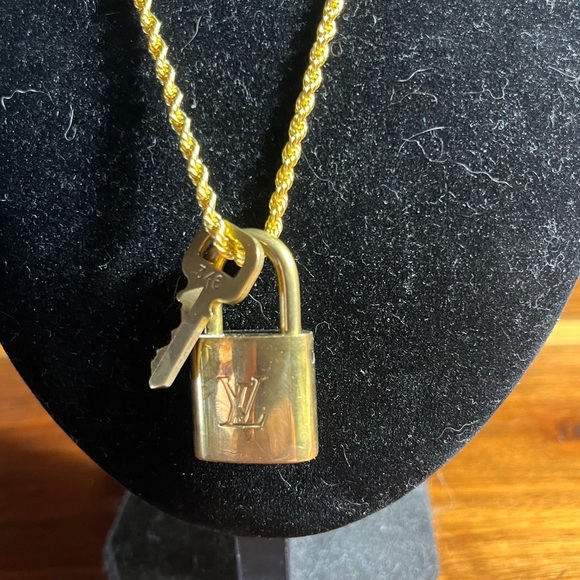 Louis Vuitton Gold Key Pendant Necklace - Picture 8 of 8